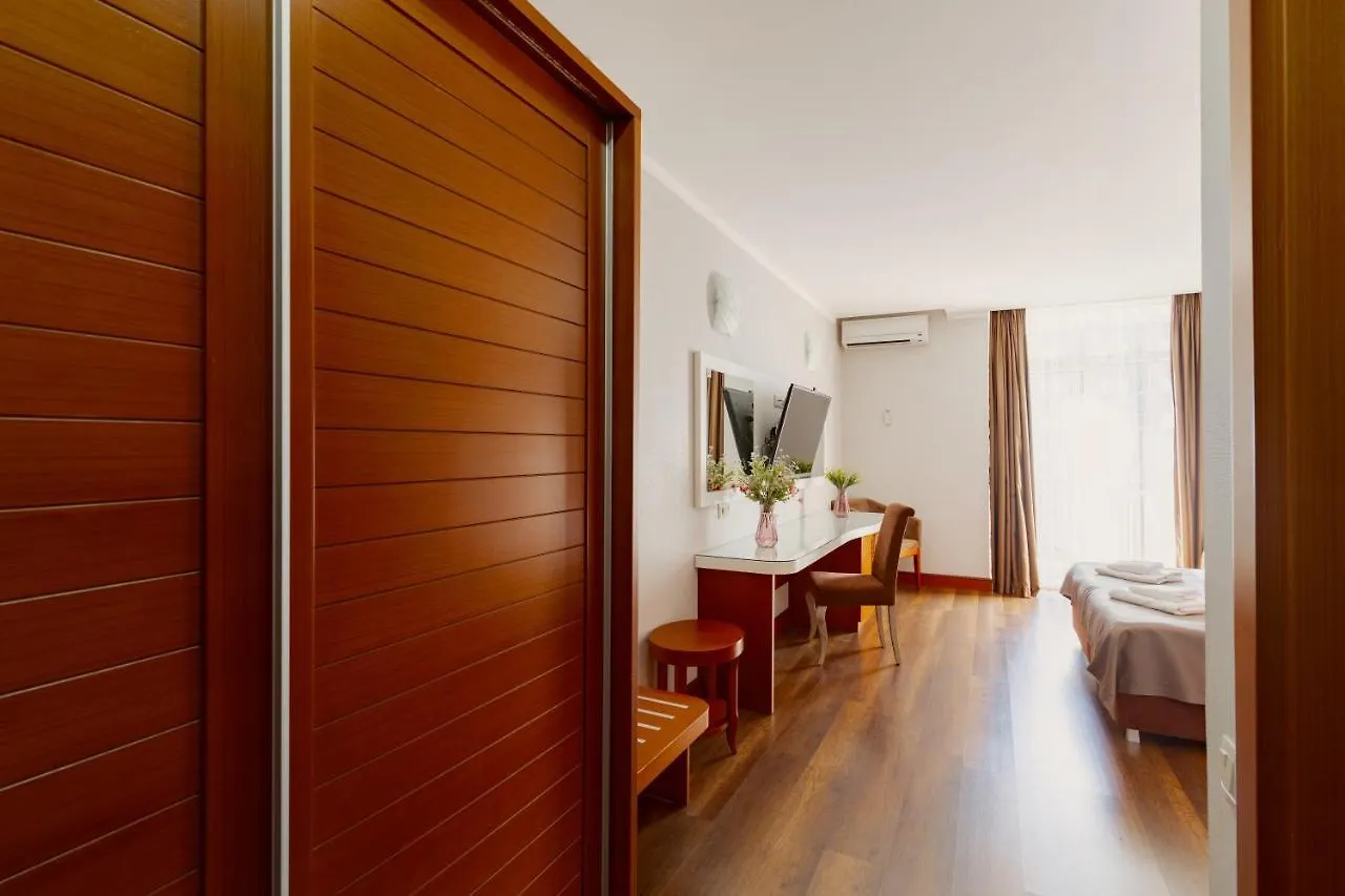 Hotel 19 Batum Gürcistan